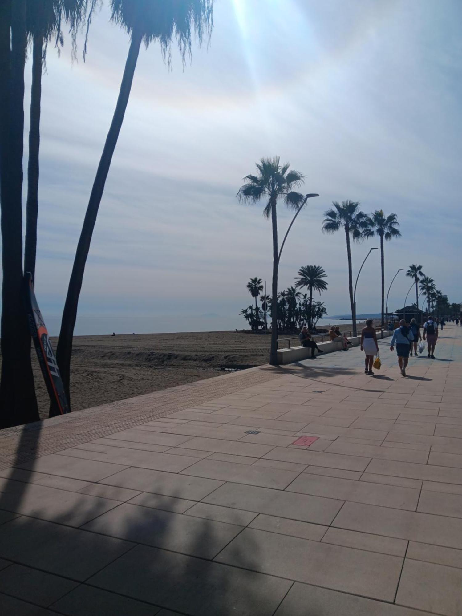 Alojamiento Iberia Playa 埃斯特波纳 外观 照片