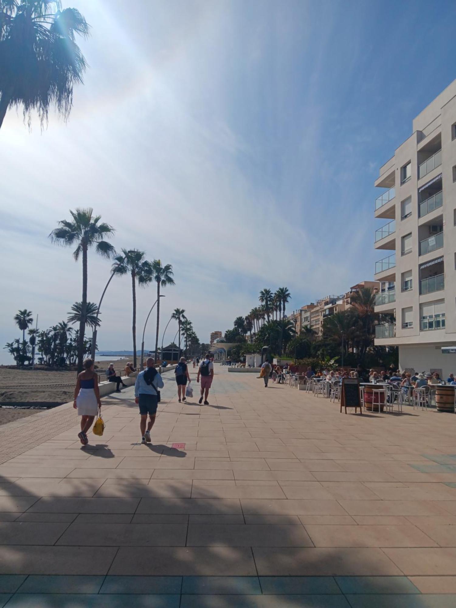 Alojamiento Iberia Playa 埃斯特波纳 外观 照片